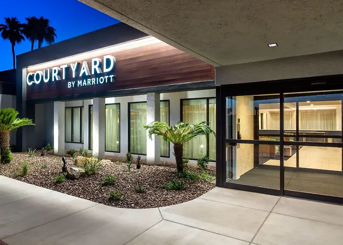 Courtyard By Marriott Phoenix North